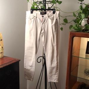 Lucky Brand Charlie Skinny white jeans sz 6 / 28
